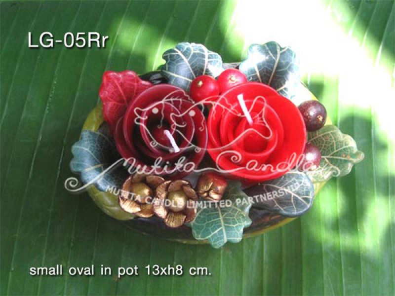 เทียนหอม เดชอุดม : CHRISTMAS COLOUR SET2|flower candles from Thailand for christmas seasoning
RICH ROSES BOUQUET WITH WILD BERRIES AND CHRISTMAS SPICE|LG-05Rr|small oval pot 13 x h 8 cm