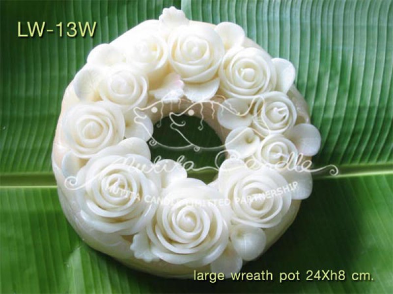 เทียนหอม เดชอุดม :  WHITE COLOUR SET|CLASSIC WHITE ROSES CANDLE ARRANGTMENT
Weddng Candles, best elegant candles for wedding ceremony.|LW-13W|large wreath pot  24 x h8 cm