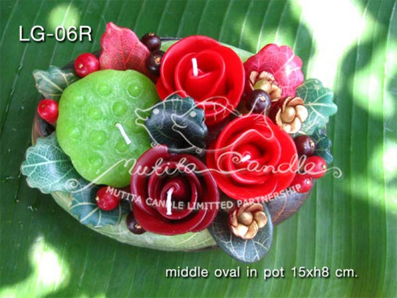 เทียนหอม เดชอุดม : CHRISTMAS COLOUR SET1|RICH COLORS BOUQUET WITH LOTUS POLLEN AND CHRISTMAS SPICE|LG-06R|middle oval pot 15 x h 8 cm