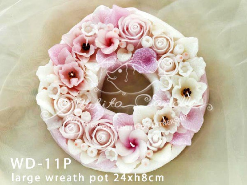 เทียนหอม เดชอุดม :  PINK WEDDING SET|Weddng Candles, best elegant Candles for wedding ceremony.
SOFT PINK FLOWER CANDLES ARRANGTMENT FOR SPECIAL DAY|WD-11P|large wreath pot  24 x h8 cm