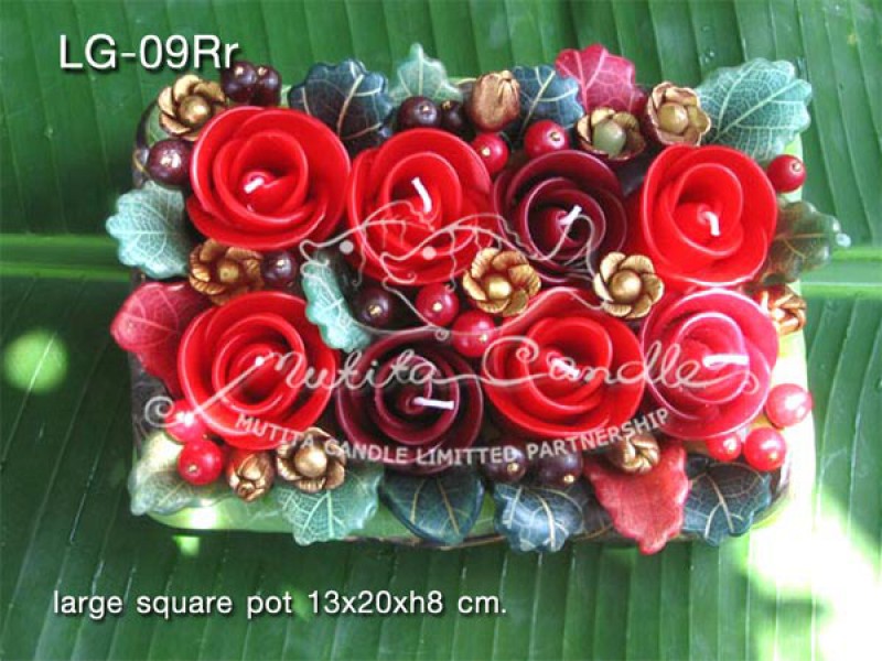 เทียนหอม เดชอุดม : CHRISTMAS COLOUR SET2|flower candles from Thailand for christmas seasoning
RICH ROSES BOUQUET WITH WILD BERRIES AND CHRISTMAS SPICE|LG-09Rr|large square pot 13 x 20 x h 8 cm