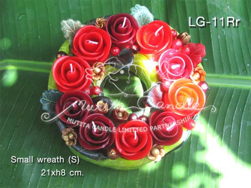 เทียนหอม เดชอุดม : CHRISTMAS COLOUR SET2|flower candles from Thailand for christmas seasoning
RICH ROSES BOUQUET WITH WILD BERRIES AND CHRISTMAS SPICE|LG-11Rr|small wreath (S) 21 x h 8 cm