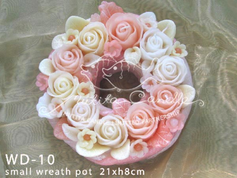 เทียนหอม เดชอุดม :  IVORY WEDDING SET|Weddng Candles, best elegant Candles for wedding ceremony.
CLASSIC IVORY ROSES CANDLES ARRANGTMENT FOR SPECIAL DAY|WD-10|small wreath (S) 21 x h 8 cm
