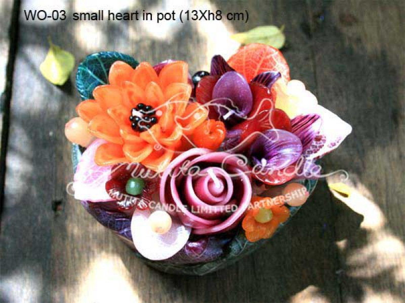 เทียนหอม เดชอุดม :  DARK PURPLE & ORANGE|orienatal flower candles from Thailand for any ocassions
WILD FLOWER CANDLES IN COLOUR RICH TONES|WO-03|small heart pot 13 x h 8 cm