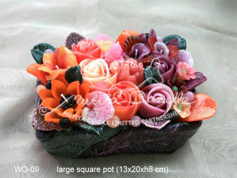 เทียนหอม เดชอุดม :  DARK PURPLE & ORANGE|orienatal flower candles from Thailand for any ocassions
WILD FLOWER CANDLES IN COLOUR RICH TONES|WO-09|large square pot 13 x 20 x h 8 cm