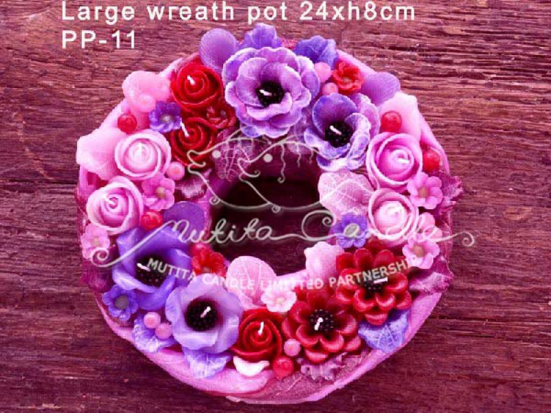 เทียนหอม เดชอุดม : PINK PURPLE|Flower candles from Thailand for any ocassions.
THE BEAUTIFUL ROMANTIC FLOWER CANDLES|PP-11|large wreath pot  24 x h8 cm