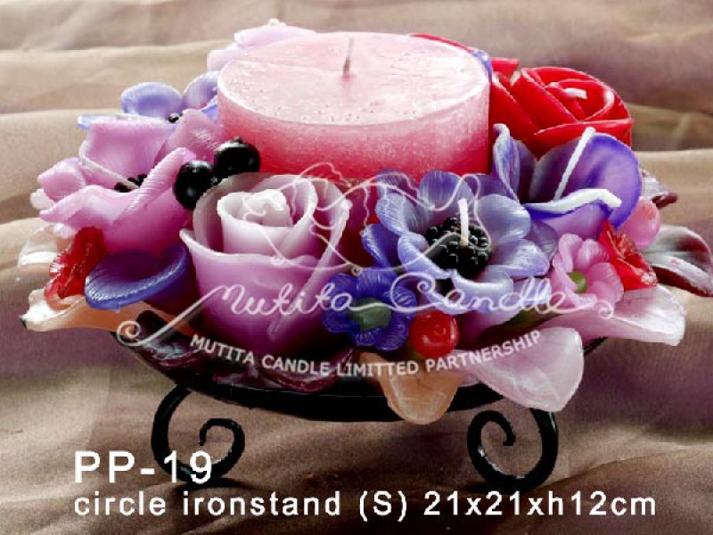 เทียนหอม เดชอุดม : PINK PURPLE|Flower candles from Thailand for any ocassions.
THE BEAUTIFUL ROMANTIC FLOWER CANDLES|PP-19|Circle ironstand (S) 21 x 21 x h 12 cm