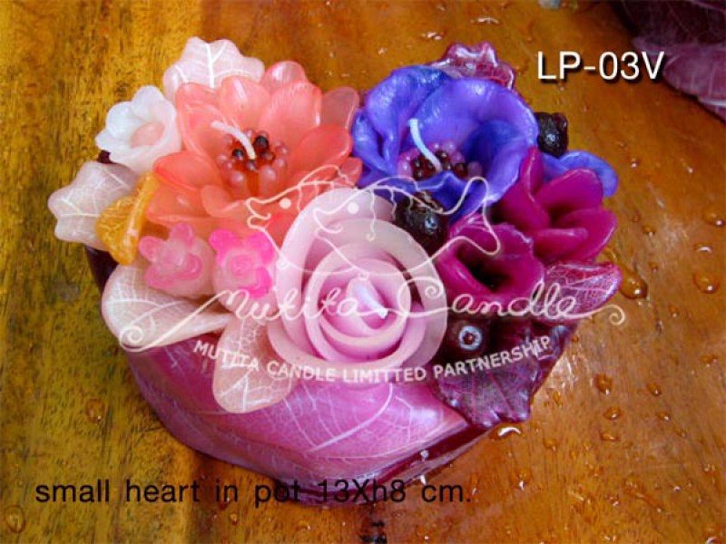เทียนหอม เดชอุดม : PINK&PURPLE COLOUR SET|Flower candles from Thailand for any ocassions
WILD FLOWER CANDLES IN COLOUR RICH TONES|LP-03V|small heart pot 13 x h 8 cm