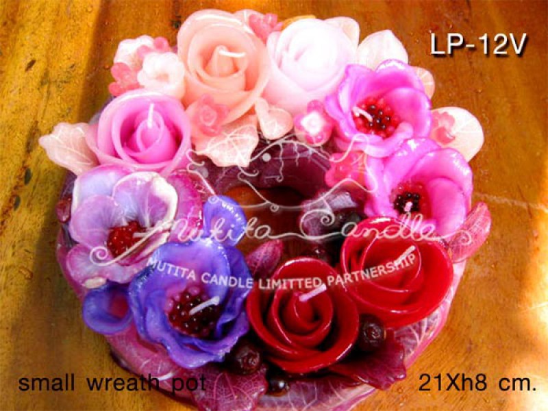 เทียนหอม เดชอุดม : PINK&PURPLE COLOUR SET|Flower candles from Thailand for any ocassions
WILD FLOWER CANDLES IN COLOUR RICH TONES|LP-12V|small wreath (S) 21 x h 8 cm