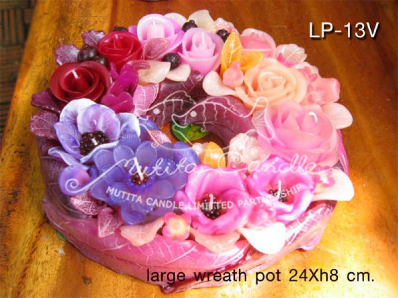 เทียนหอม เดชอุดม : PINK&PURPLE COLOUR SET|Flower candles from Thailand for any ocassions
WILD FLOWER CANDLES IN COLOUR RICH TONES|LP-13V|large wreath pot  24 x h8 cm