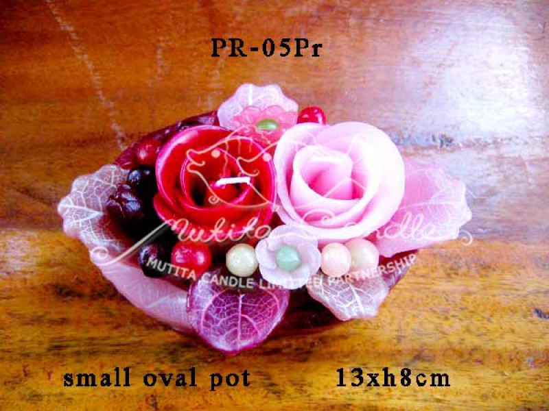 เทียนหอม เดชอุดม : PINK ROSE SET2|Flower candles from Thailand for any ocassions
CLASSIC ROSES CANDLE ARRANGTMENT|LP-05Pr|small oval pot 13 x h 8 cm